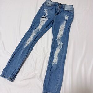 Curvy ripped jeans
